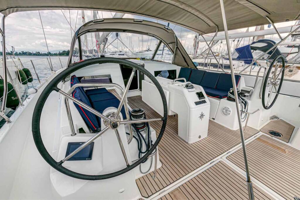 Sailing yacht Sun Odyssey 490 Magellan