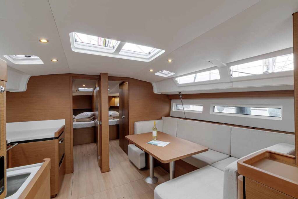 Sailing yacht Sun Odyssey 490 Magellan