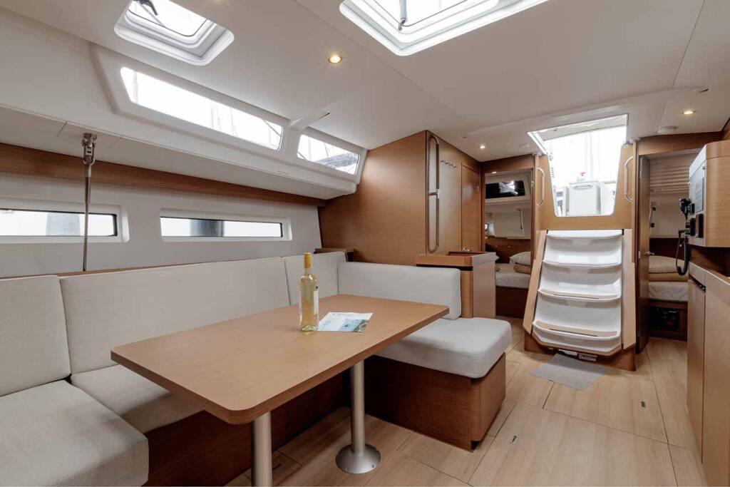 Sailing yacht Sun Odyssey 490 Magellan