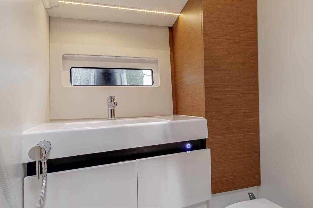 Sailing yacht Sun Odyssey 490 Magellan