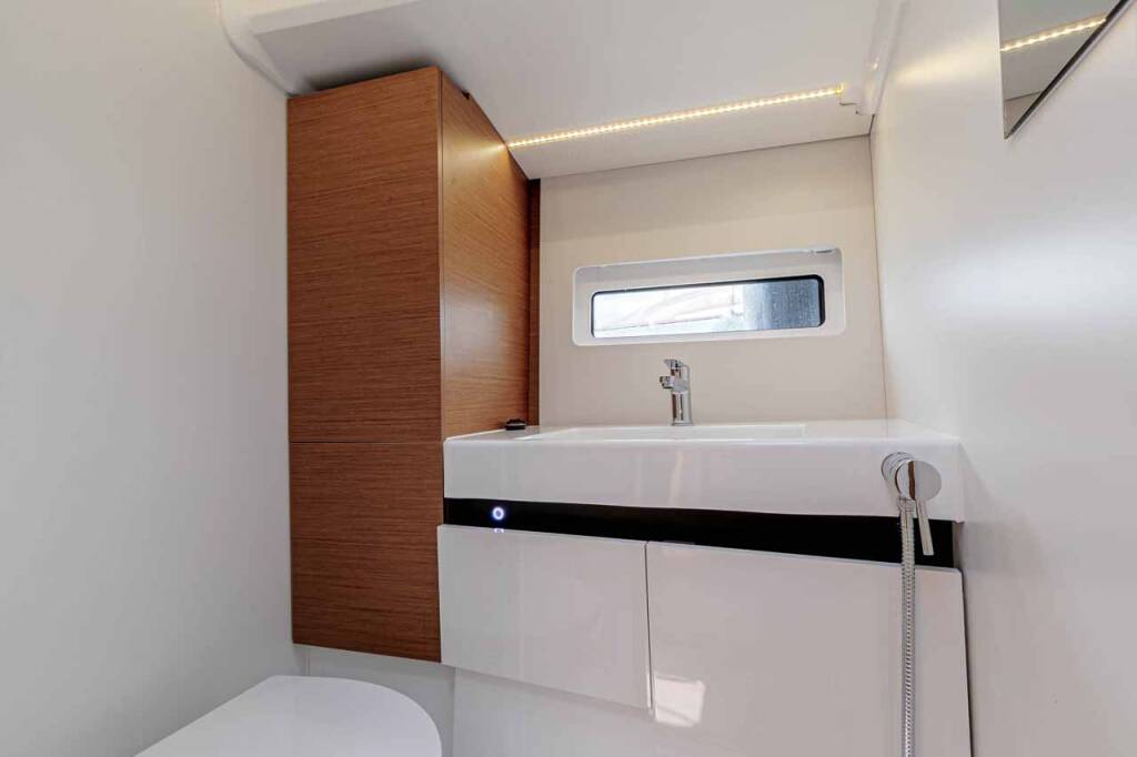 Sailing yacht Sun Odyssey 490 Magellan