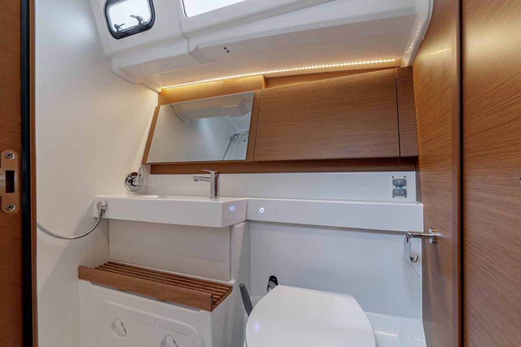 Sailing yacht Sun Odyssey 490 Magellan