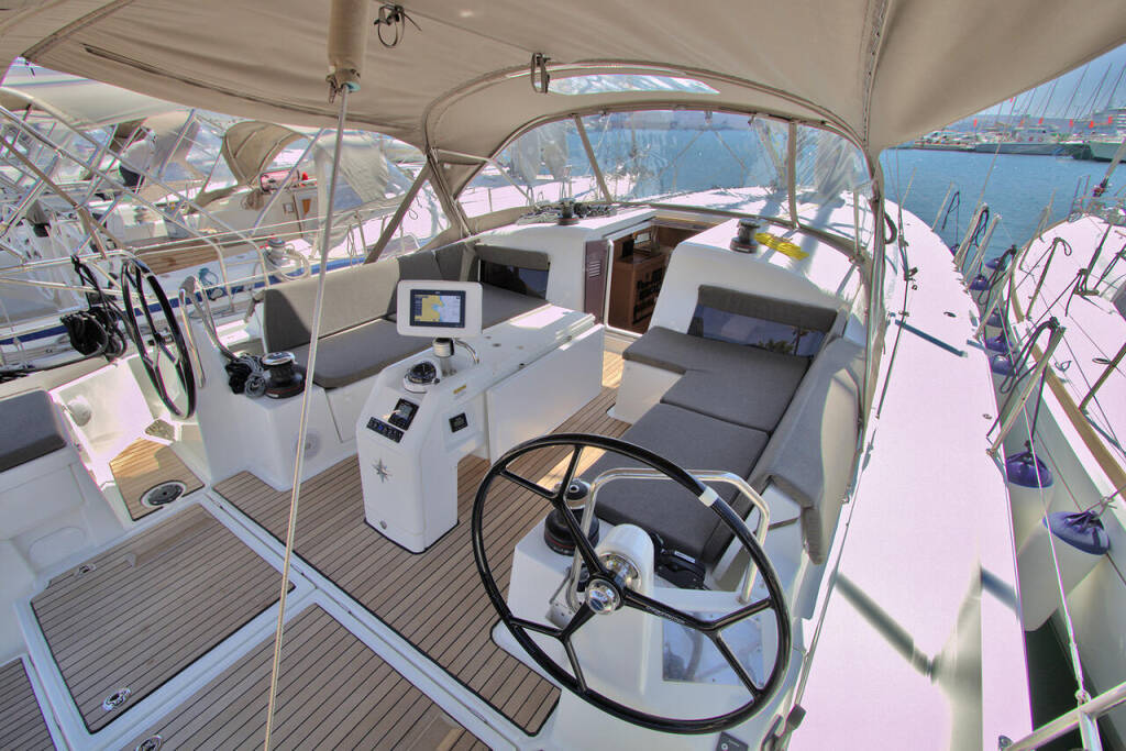 Sailing yacht Sun Odyssey 490 Menelaos