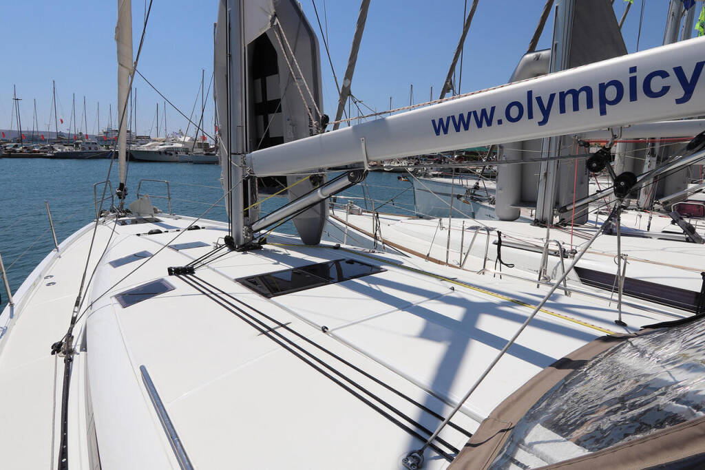 Sailing yacht Sun Odyssey 490 Menelaos