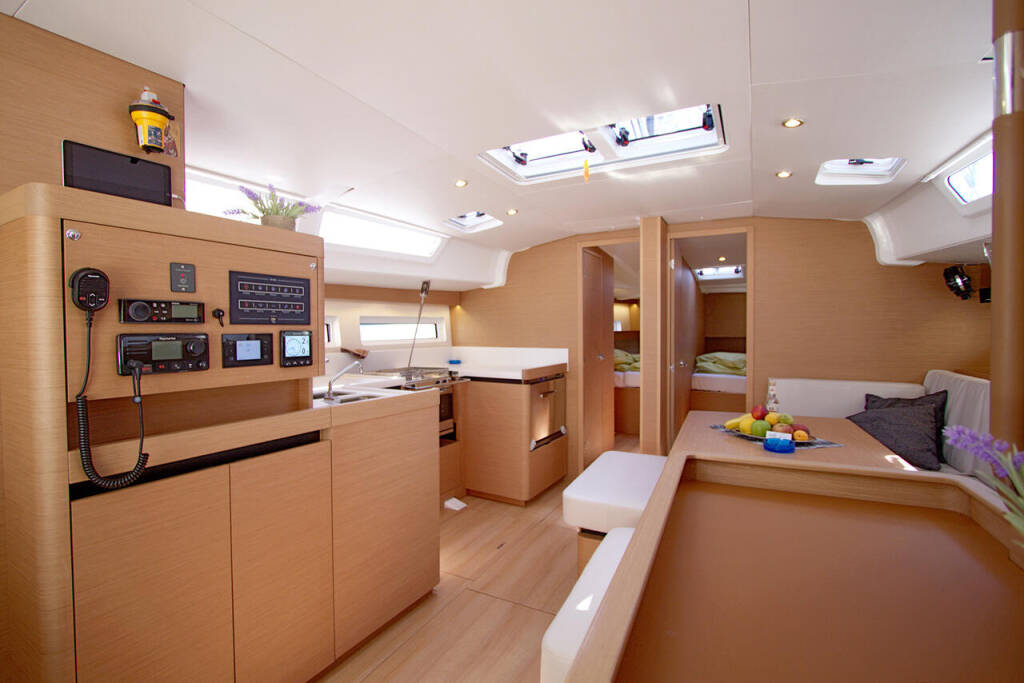 Sailing yacht Sun Odyssey 490 Menelaos