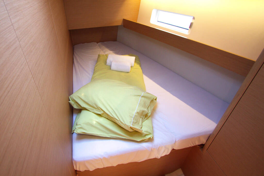 Sailing yacht Sun Odyssey 490 Menelaos