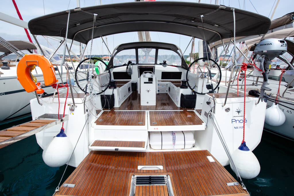 Sailing yacht Sun Odyssey 490 Pnoe