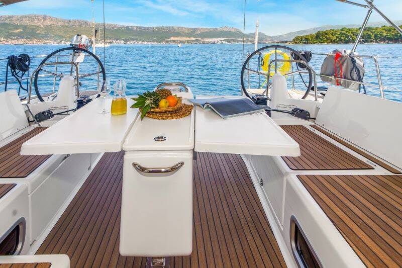 Sailing yacht Sun Odyssey 490 Osejava