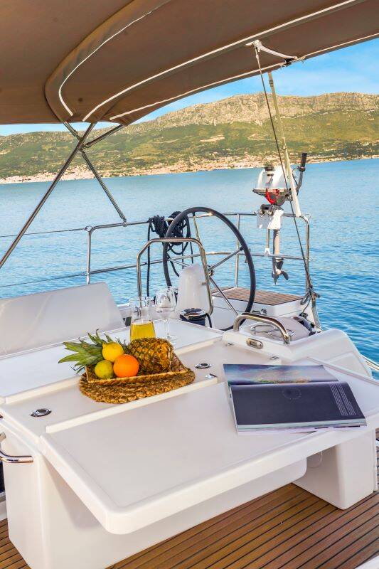 Sailing yacht Sun Odyssey 490 Osejava