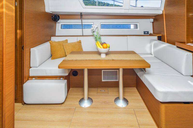 Sailing yacht Sun Odyssey 490 Osejava