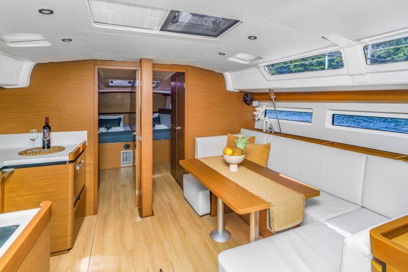 Sailing yacht Sun Odyssey 490 Osejava