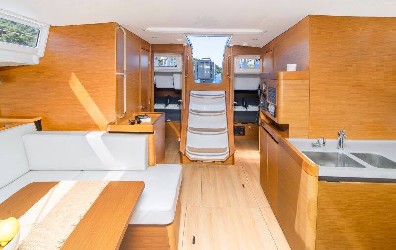Sailing yacht Sun Odyssey 490 Osejava