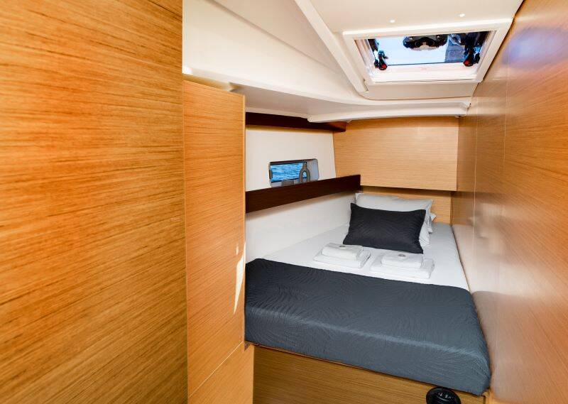 Sailing yacht Sun Odyssey 490 Osejava