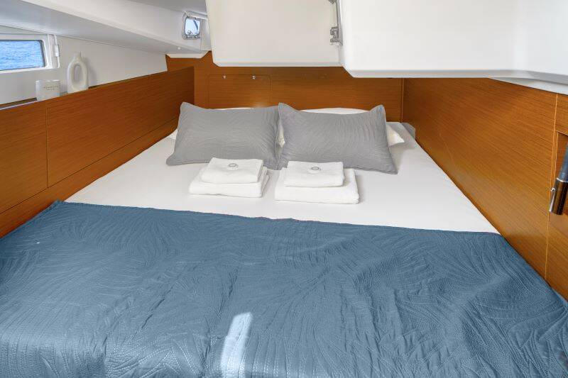 Sailing yacht Sun Odyssey 490 Osejava