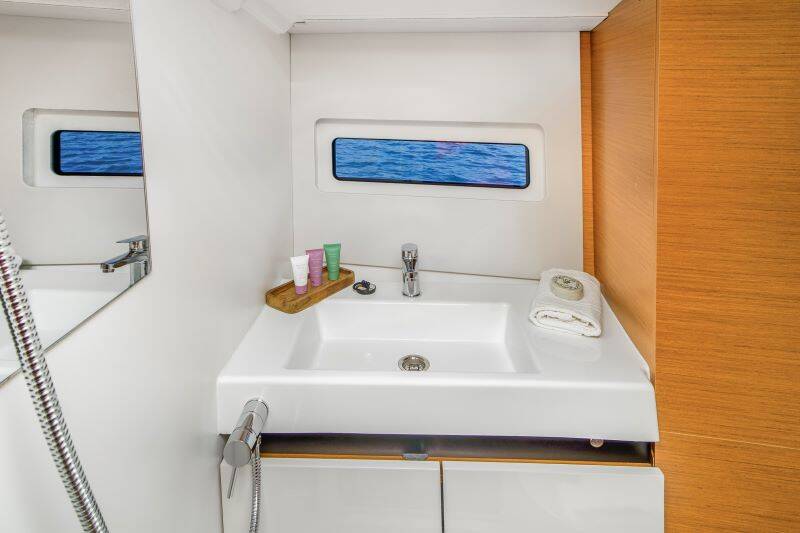 Sailing yacht Sun Odyssey 490 Osejava
