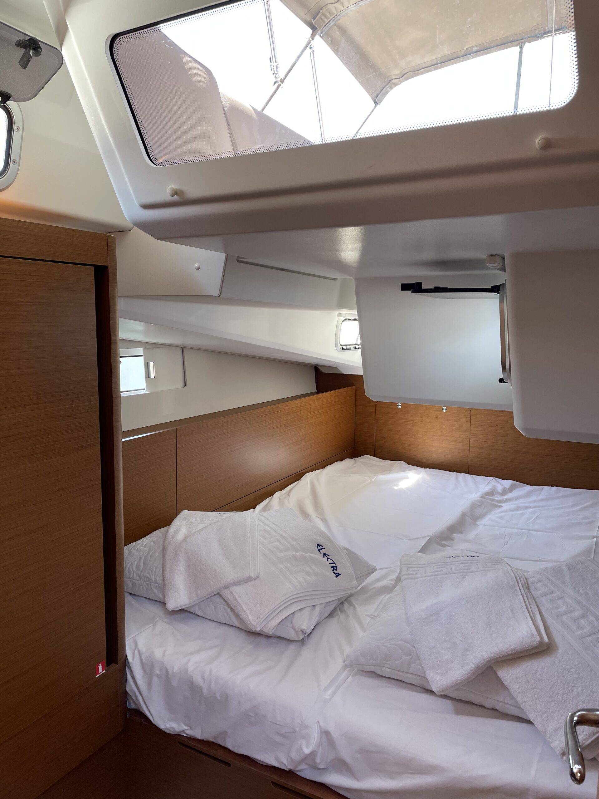 Sailing yacht Sun Odyssey 490 Electra