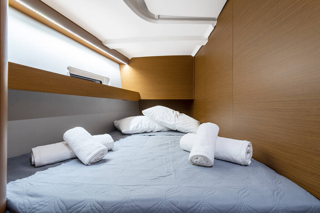 Sailing yacht Sun Odyssey 490 Notus