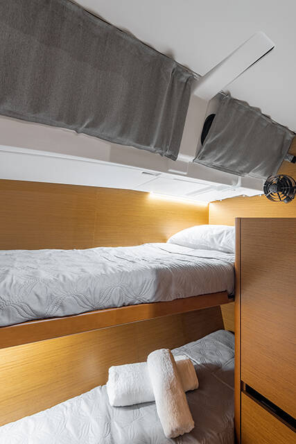 Sailing yacht Sun Odyssey 490 Notus