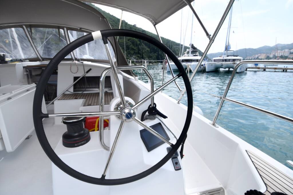 Sailing yacht Sun Odyssey 490 Caruso