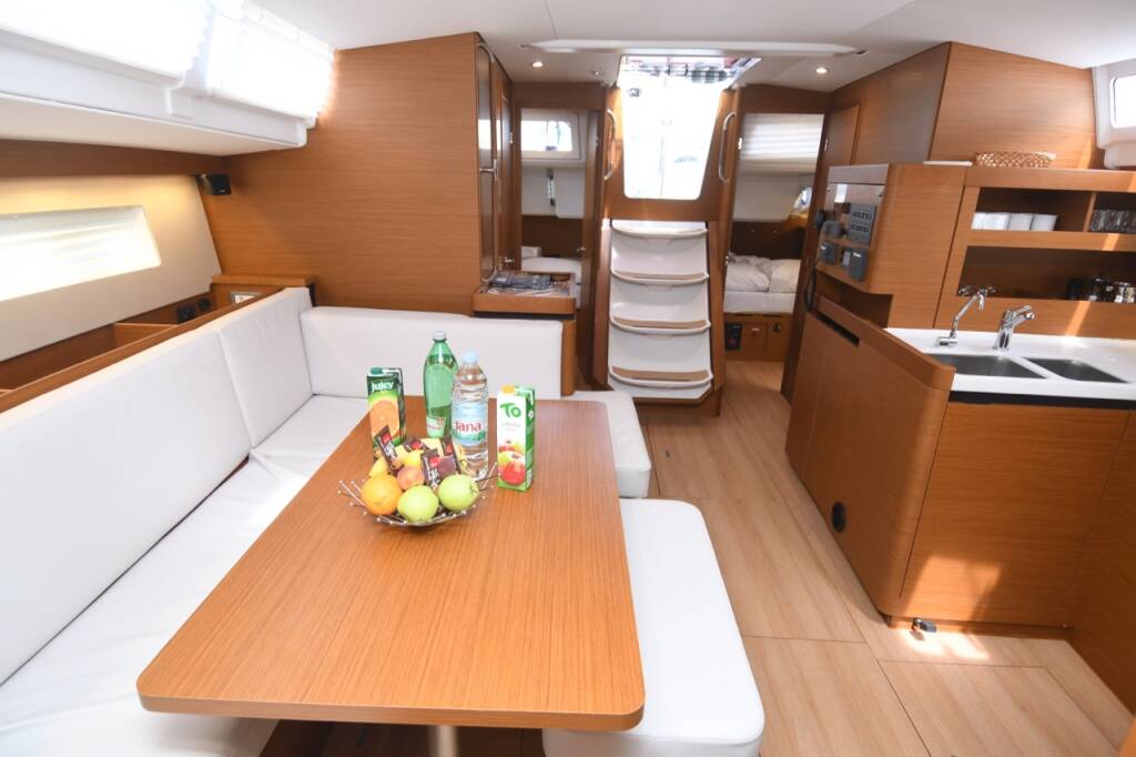 Sailing yacht Sun Odyssey 490 Caruso