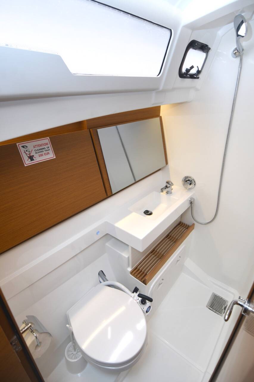 Sailing yacht Sun Odyssey 490 Caruso