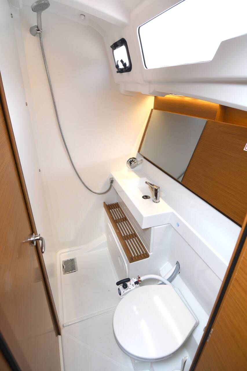 Sailing yacht Sun Odyssey 490 Caruso