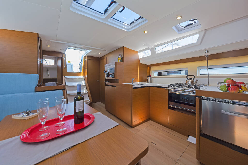 Sailing yacht Sun Odyssey 490 Captain George