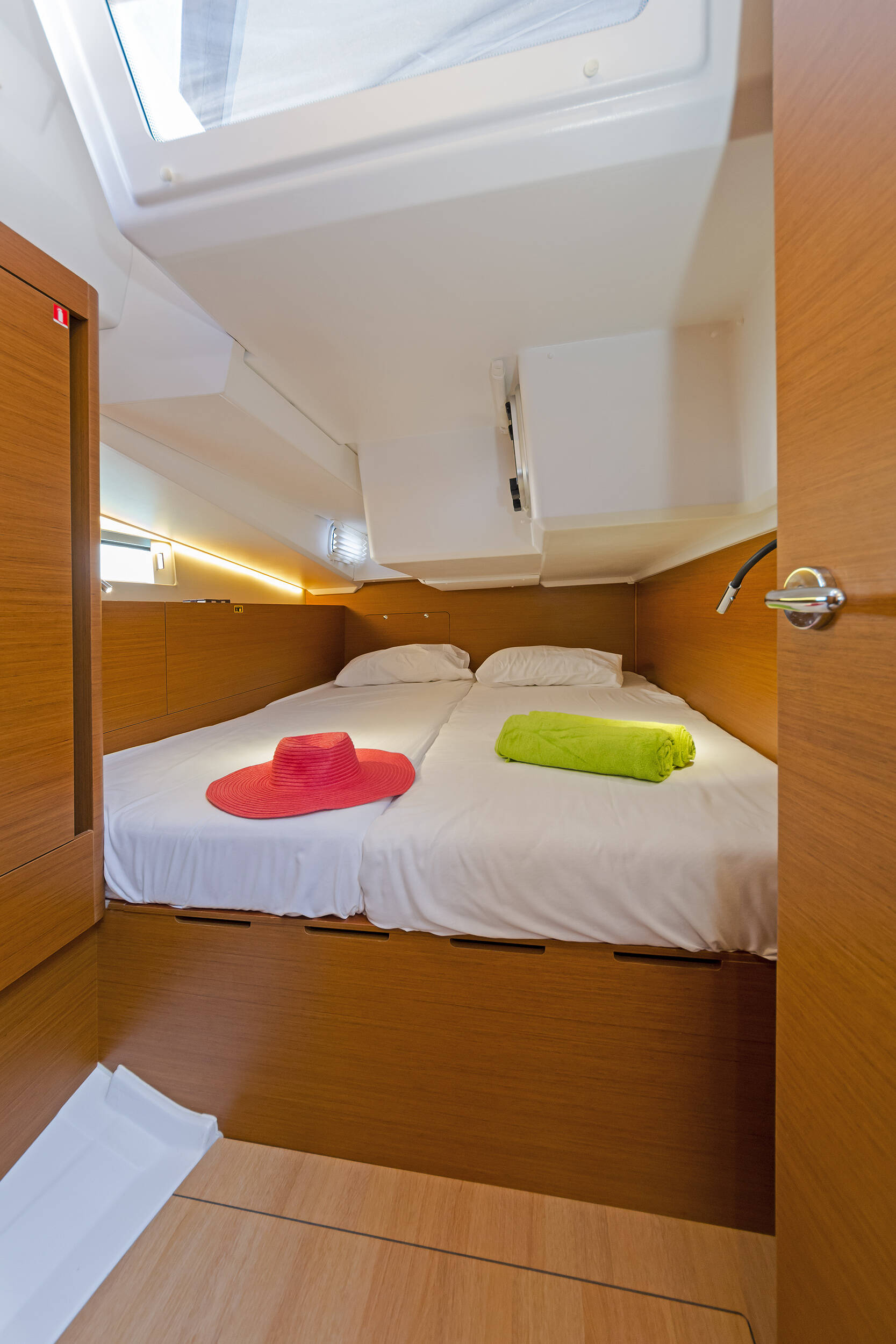 Sailing yacht Sun Odyssey 490 Captain George