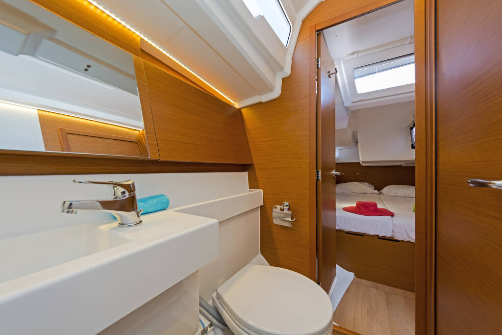 Sailing yacht Sun Odyssey 490 Captain George