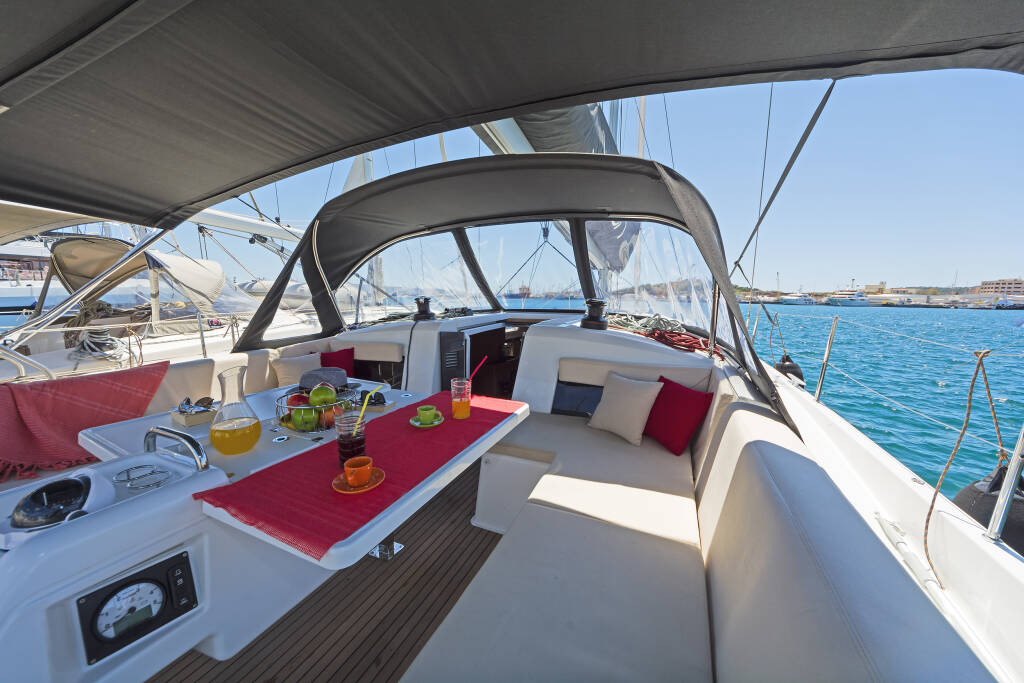 Sailing yacht Sun Odyssey 490 Captain George
