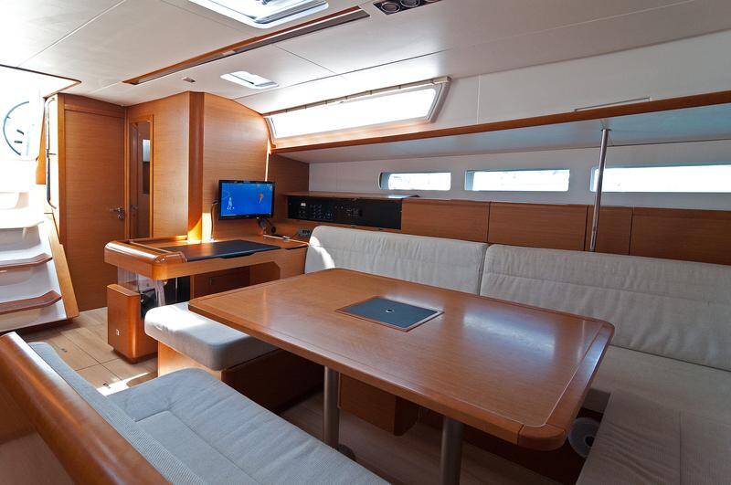 Sailing yacht Sun Odyssey 509 Aqua Kiss