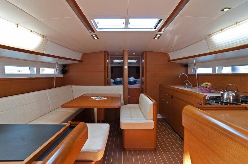 Sailing yacht Sun Odyssey 509 Aqua Kiss