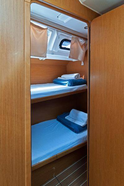 Sailing yacht Sun Odyssey 509 Aqua Kiss