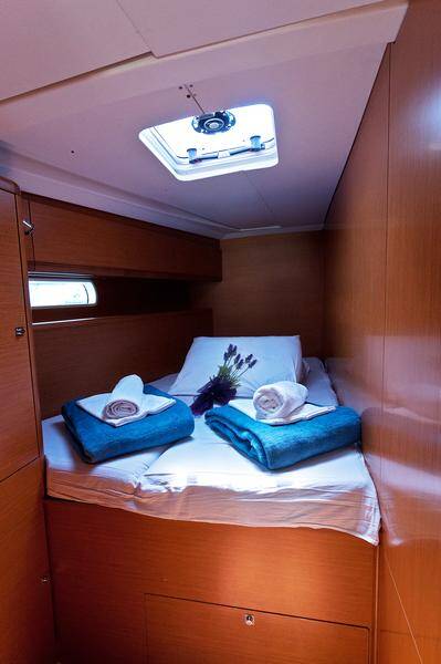 Sailing yacht Sun Odyssey 509 Aqua Kiss