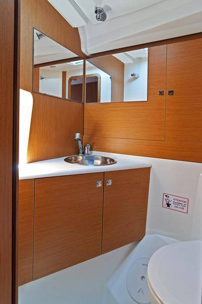 Sailing yacht Sun Odyssey 509 Aqua Kiss