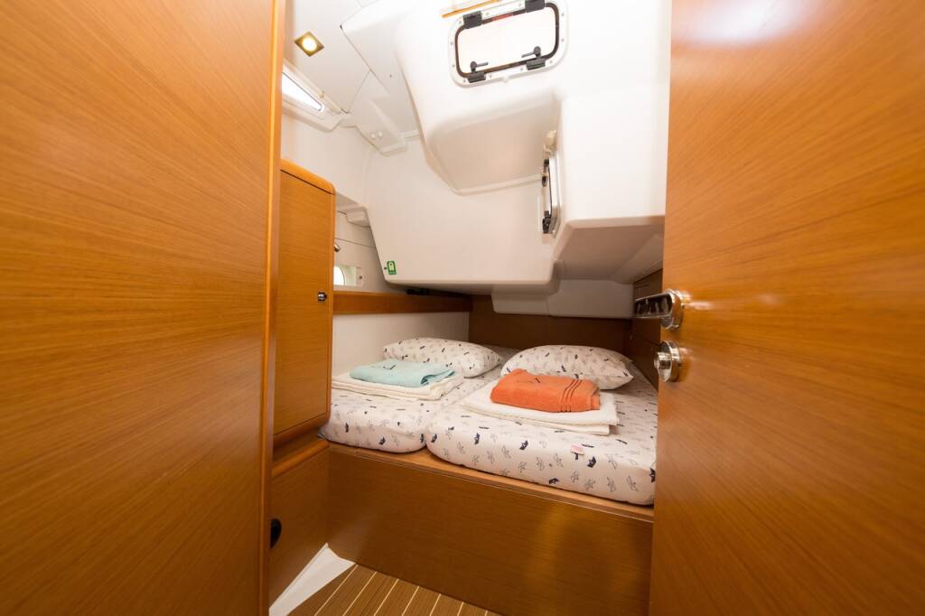 Sailing yacht Sun Odyssey 509 Ilona