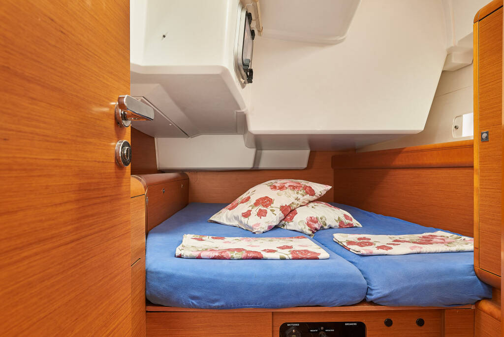 Sailing yacht Sun Odyssey 509 I.Q.