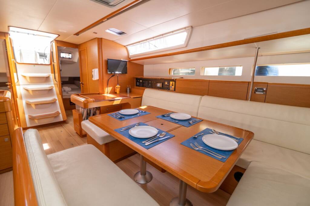 Sailing yacht Sun Odyssey 509 Promise