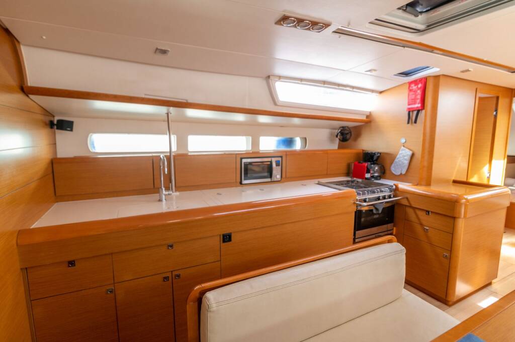 Sailing yacht Sun Odyssey 509 Promise