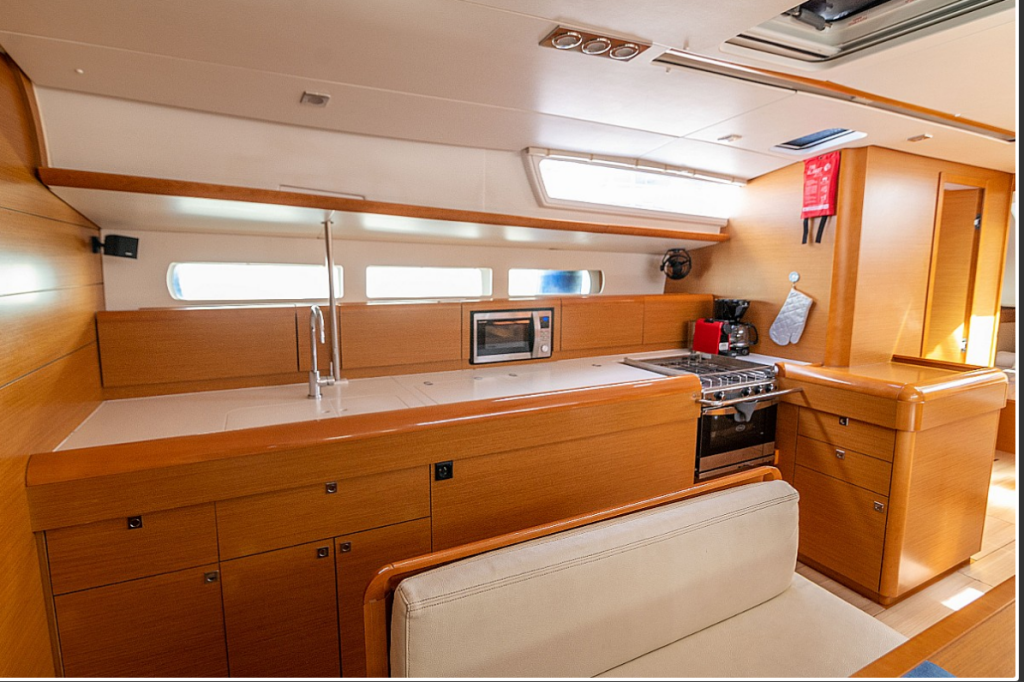 Sailing yacht Sun Odyssey 509 Promise