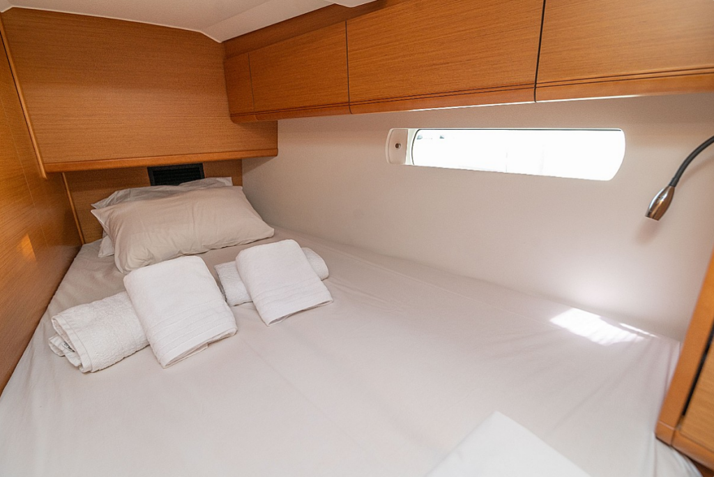 Sailing yacht Sun Odyssey 509 Promise
