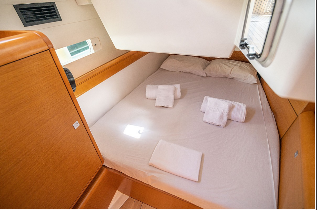 Sailing yacht Sun Odyssey 509 Promise