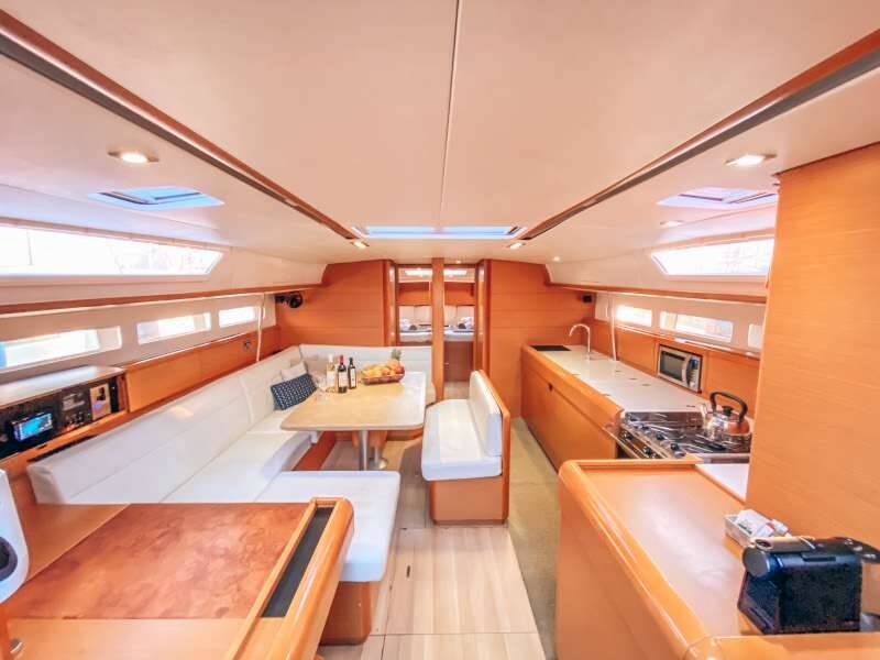 Sailing yacht Sun Odyssey 509 Evelina
