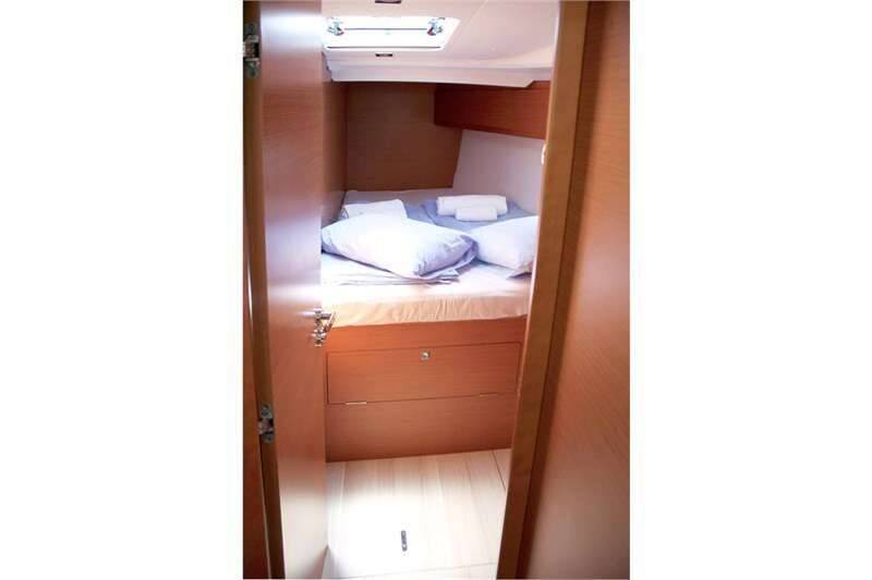 Sailing yacht Sun Odyssey 509 Evelina