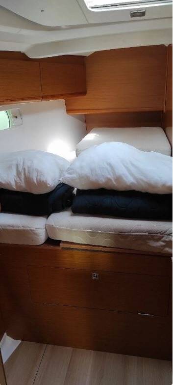 Sailing yacht Sun Odyssey 509 Evelina