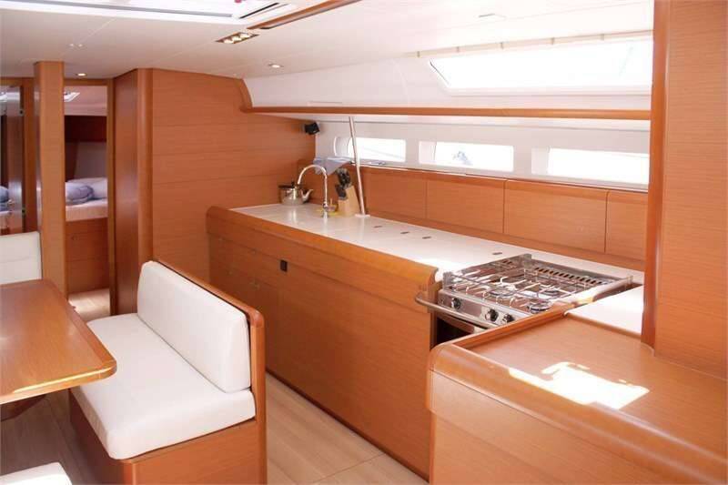 Sailing yacht Sun Odyssey 509 Evelina