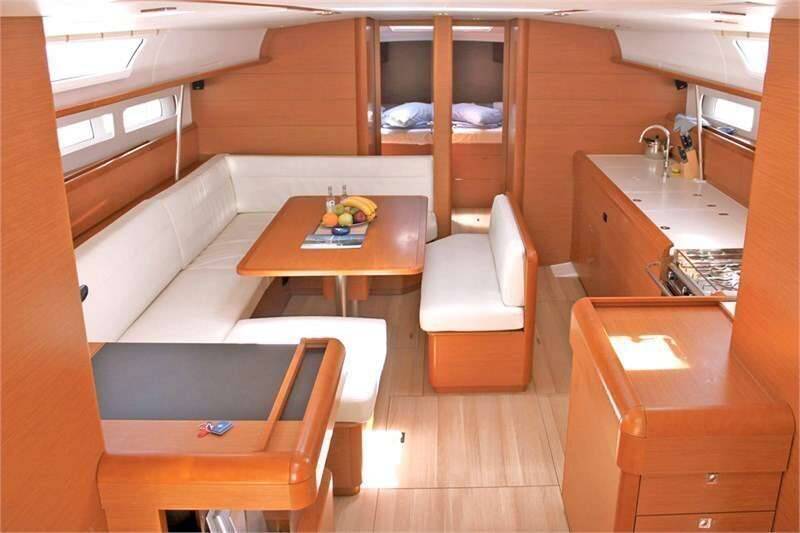 Sailing yacht Sun Odyssey 509 Evelina