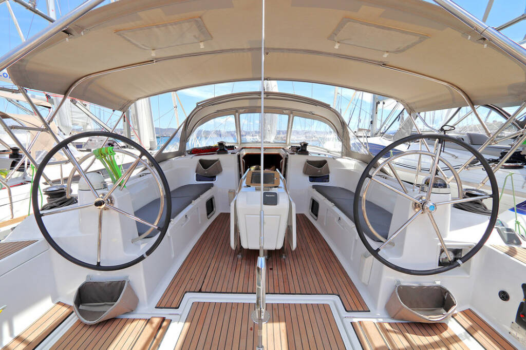 Sailing yacht Sun Odyssey 509 Achilles
