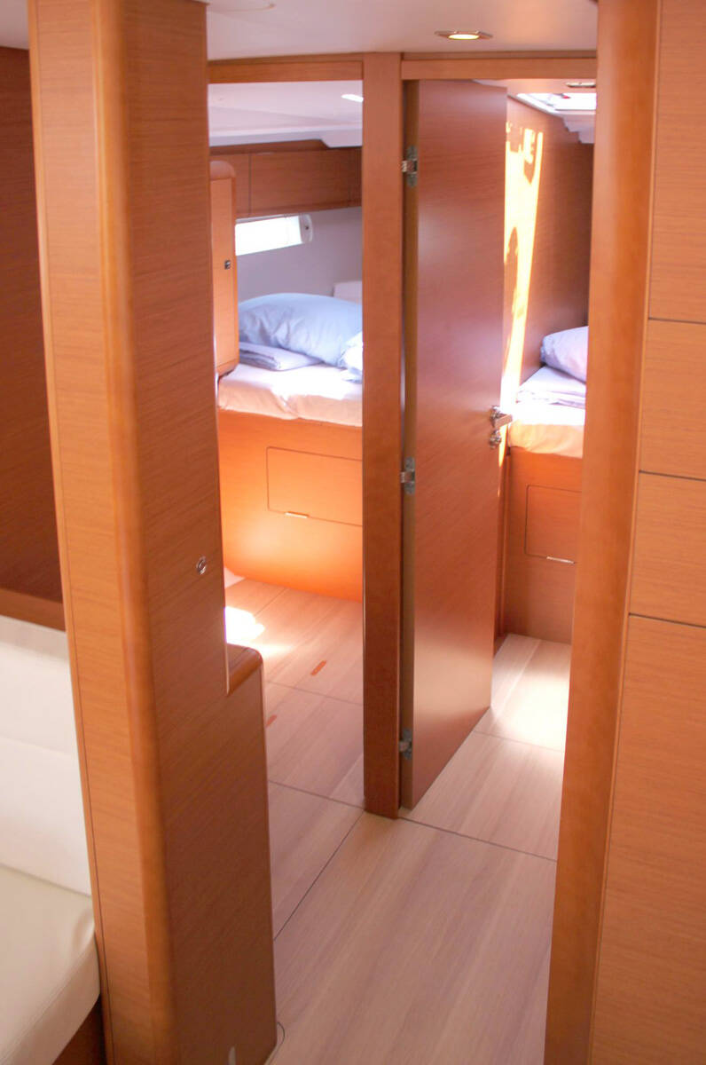 Sailing yacht Sun Odyssey 509 Achilles