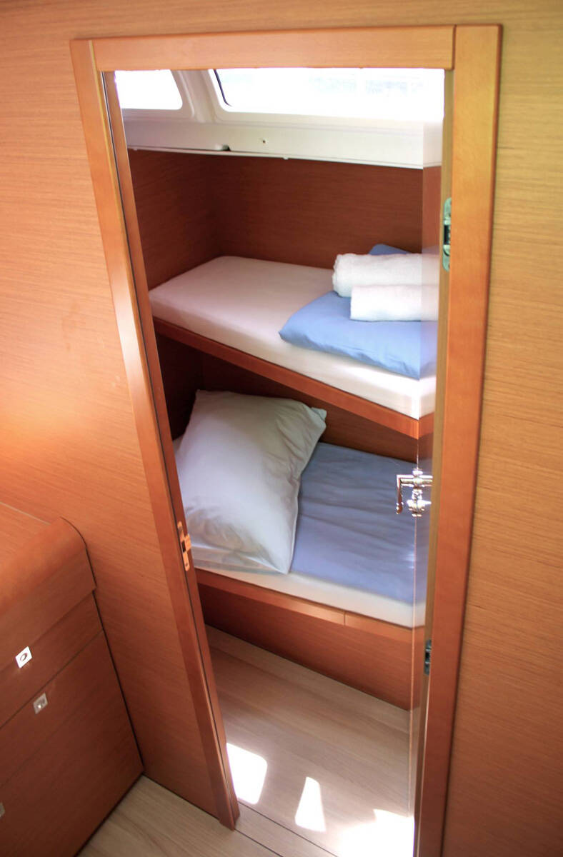 Sailing yacht Sun Odyssey 509 Achilles
